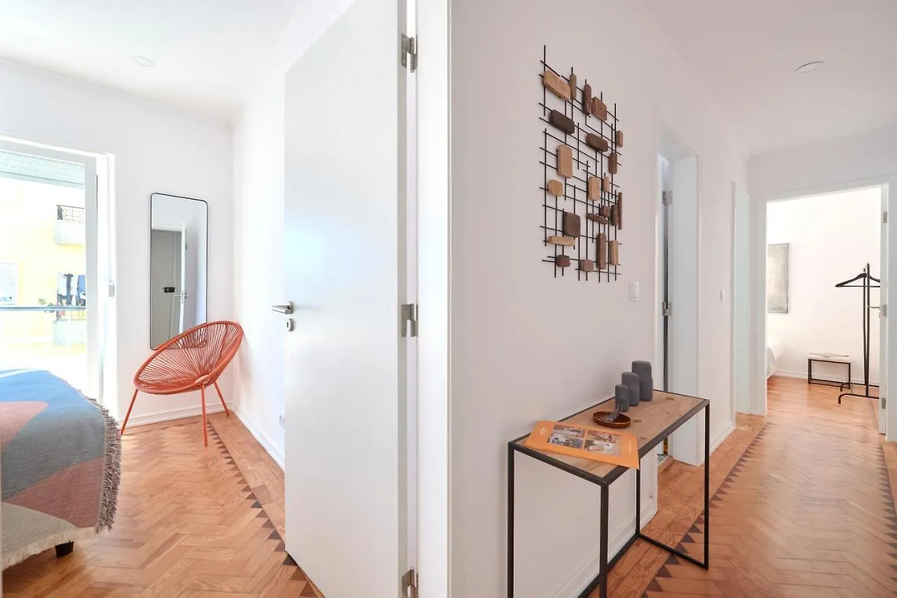 Enjoy The Sunny Balcony, By Timecooler Apartment Lisbon Portugal