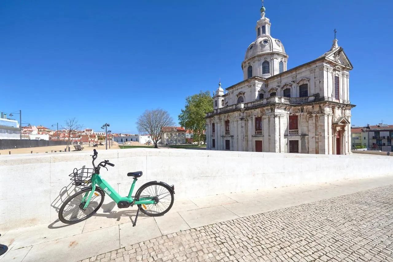 Enjoy The Sunny Balcony, By Timecooler Apartment Lisbon Portugal